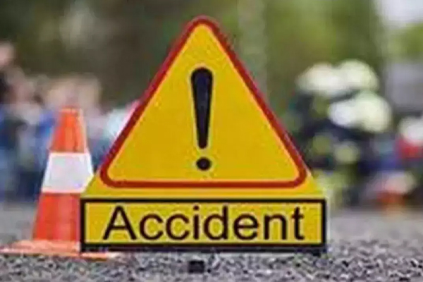 ரயிலுடன் முச்சக்கர வண்டி மோதி விபத்து | Three Wheeler Collides With A Train