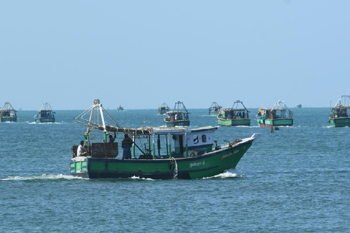 கடலுக்கு சென்ற களுதாவளை 19 வயதுடைய இளைஞர் மாயம் | Kaluthavalai Man Missing After Heading Out To Sea கடலுக்கு சென்ற களுதாவளை 19 வயதுடைய இளைஞர் மாயம் | Kaluthavalai Man Missing After Heading Out To Sea