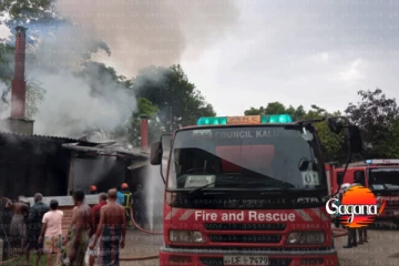 පොල්තෙල් මෝලක මහ විශාල ගින්නක් - ඇවිලෙන ගින්න නිවන්න ගිනි නිවන ඒකකයත් එයි