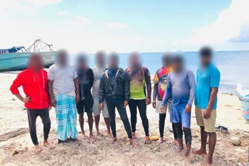 மன்னாரில் சட்டவிரோதமான முறையில் கடல் வெள்ளரி அறுவடை செய்த 09 பேர் கைது