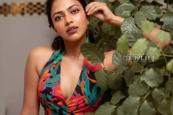விவாகரத்து பின்னர் கவர்ச்சியில் எல்லை மீறும் அமலா பால்.. வாய்பிளக்கும் இளசுகள் | Amala Paul Latest Hot Photoshoot