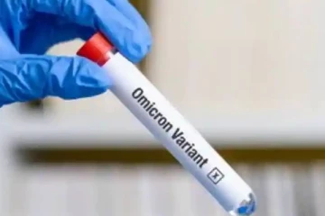 ஒமிக்ரோனால் பாதிக்கப்பட்ட பெண் எப்படி வெளிநாட்டுக்கு சென்றார்?
