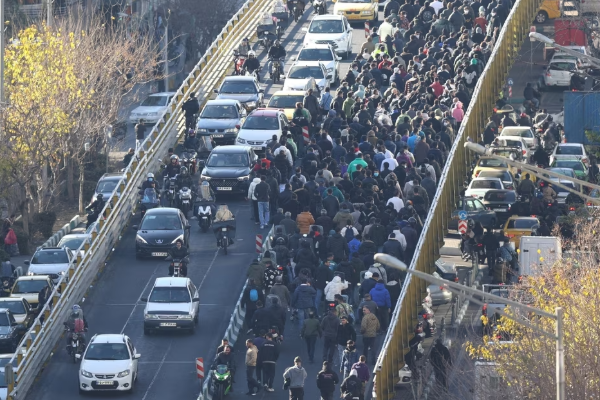 ஈரான் அரசு திட்டமிட்ட படுகொலைகளை மேற்கொள்வதாக குற்றச்சாட்டு | Iran S Nobel Laureate Shirin Ebadi Warns