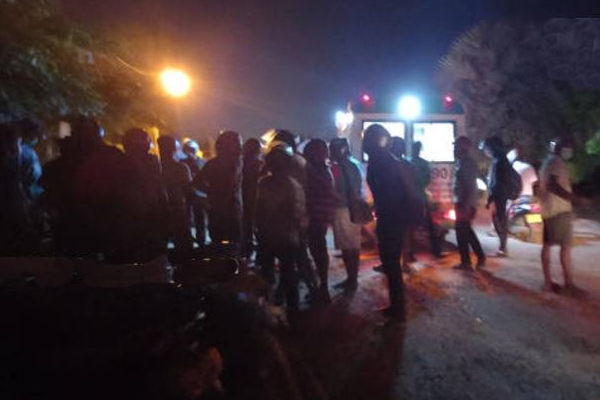 யாழில் இரவுவேளை விபத்து: இருவர் வைத்தியசாலையில் | Night Accident In Jaffna Two In Hospital