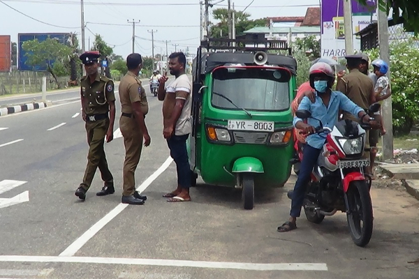 மட்டக்களப்பில் அரசியல் முக்கியஸ்தர்களின் அலுவலகங்களுக்கு பலத்த பாதுகாப்பு (படங்கள்) | Heavy Security Office Political Figures Batticaloa