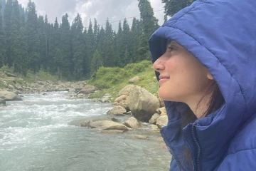 16 லட்சம் லைக்ஸ் குவித்த சாய் பல்லவியின் காஷ்மீர் போட்டோ.. என்ன செய்திருக்கிறார் பாருங்க