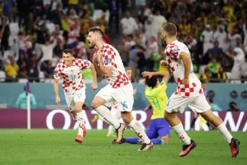 ஐந்து முறை சாம்பியன் பிரேசில் அணியை உதைத்து வெளியேற்றிய கத்துக்குட்டி குரோஷியா