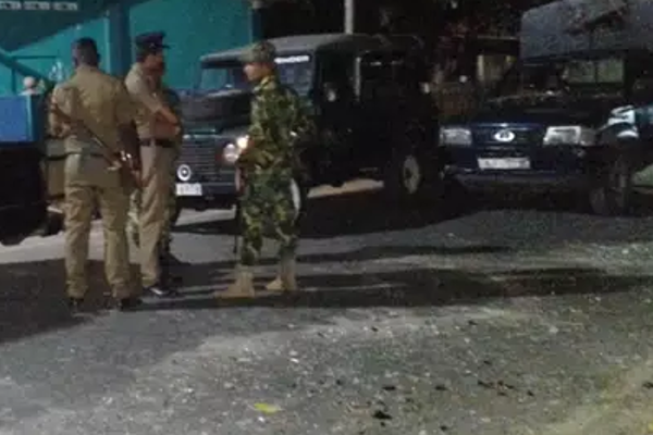 யாழ்ப்பாணத்தில் இரு குழுக்களுக்கிடையில் மோதல் | Clash Between Two Groups In Jaffna