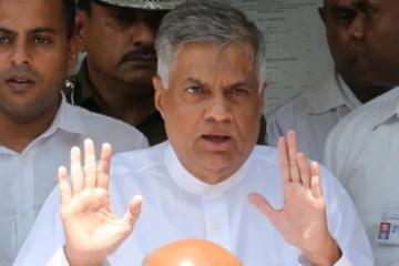 ரணிலின் பிடிக்குள் அரசாங்கமா? யோசனைகளை ஏற்றுக் கொள்ளும் ராஜபக்க்ஷர்கள்