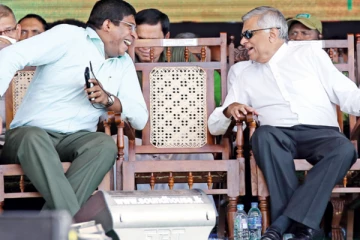 கட்சி தாவல் விரைவில்! - ரவியின் வீட்டில் இரகசியப் பேச்சு