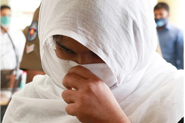 சஹ்ரான் மனைவியிடம் 6மணிநேர வாக்குமூலம் பதிவு! - ஐபிசி தமிழ்