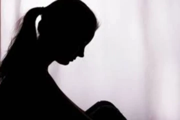 பயங்கர வயிற்று வலி.. 11 வயது மாணவிக்கு ஆசிரியர்கள் செய்த கொடுமை - அதிர்ச்சி!