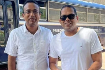 ஹரின் பெர்னாண்டோ மற்றும் மனுஷ நாணயக்கார ஆகியோர் பதவி விலகினர்