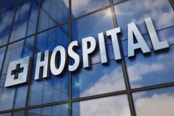 சொகுசு கார் விபத்தில் மருத்துவருக்கு நேர்ந்தகதி