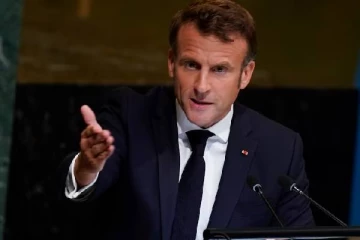 பிரான்ஸ் ஜனாதிபதி இமானுவல் மேக்ரானை கொல்ல திட்டமிட்ட பேஸ்புக் குழு: வெளிவரும் முழு பின்னணி