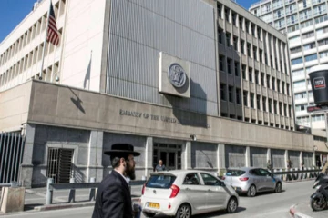 எச்சரிக்கை விடுத்த டிரம்ப் ; அமெரிக்க தூதரகம் மீது ஈரான் ஏவுகணை தாக்குதல்