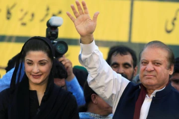 இந்தியா நிலாவுக்கே போயிடுச்சி.. நாம பிச்சை எடுக்கோம் - சொன்னது நவாஸ் ஷெரீப்!