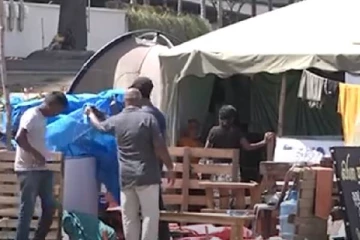 காலிமுகத்திடலில் இருந்து வெளியேறாத சில போராட்டக்காரர்கள்! (Video)