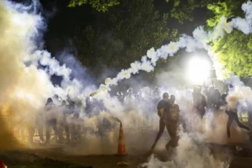 கண்ணீர்புகை குண்டுகளை கொள்வனவு செய்ய முடியாது தடுமாறும் பொலிஸ் திணைக்களம்