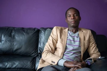 வெளிநாட்டு விமான நிலையத்தில் இரண்டு வாரமாக சிக்கிக்கொண்ட நபர்: பிரித்தானியர் என நிரூபிக்க போராட்டம்