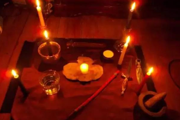 இலங்கையில் அதிர்ச்சி சம்பவம் ; நோயை போக்குவதாக கூறி இளம் பெண்ணை சீரழித்த 71 வயது மந்திரவாதி | 71 Year Old Sorcerer Assaults Young Woman