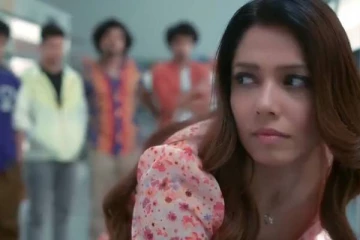 பெண்களை இப்படி கொச்சைப்படுத்தி ஒரு விளம்பரமா? வீடியோவை பார்த்து வலுக்கு எதிர்ப்புகள்..