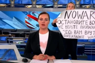 ரஷ்யா- உக்ரைன் போர்! பரபரப்பை கிளப்பிய பெண் தற்போது என்ன செய்கிறார் பாருங்கள்...