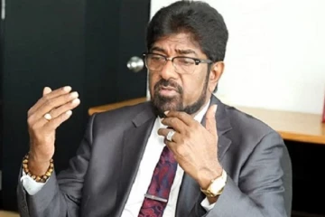 நாட்டில் தடுப்பூசி அட்டை கட்டாயமாக்குவது தொடர்பில் சுகாதார அமைச்சர் விடுத்துள்ள அறிவிப்பு!