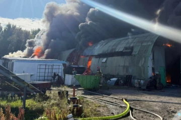 போலந்தின் பயங்கர தீவிபத்து; ஒரு இலட்சத்துக்கும் மேற்பட்ட கோழிகள் பலி