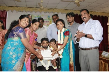 கிளிநொச்சியில் நடமாடும் சேவை