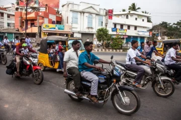 යතුරුපැදි ධාවකයන් ප්‍රවේශම් වෙන්න - රථ වාහන පාලන හා මාර්ග ආරක්ෂාවෙන් දැනුම්දීමක්