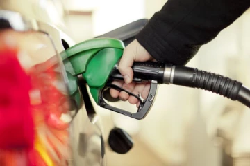 හෙට සිට සෞඛ්‍ය සේවකයින් සඳහා ඉන්ධන ලබාගත හැකි විශේෂිත වැඩපිළිවෙල - විශේෂ නිවේදනයක්..!