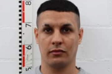 சுவிட்சர்லாந்தில் நாடுகடத்தப்பட இருந்த வெளிநாட்டவர் தப்பியோட்டம்: பொலிசார் விடுத்துள்ள எச்சரிக்கை...