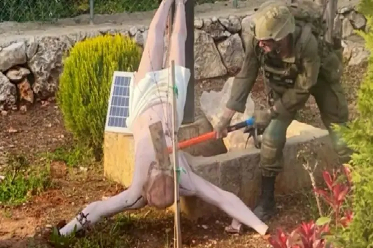 இயேசு கிறிஸ்து சிலையை அடித்து உடைத்த இஸ்ரேல் ராணுவ வீரர் : நெதன்யாகு கண்டனம் | Netanyahu Condemns Attacked Statue Of Jesus Christ