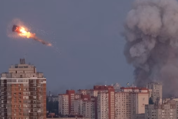 ரஷ்ய ஏவுகணை எரிபொருள் ஆலைகள் மீது அதிரடி தாக்குதல் | Russian Missile Fuel Plant Attacked Ukraine Says ரஷ்ய ஏவுகணை எரிபொருள் ஆலைகள் மீது அதிரடி தாக்குதல் | Russian Missile Fuel Plant Attacked Ukraine Says