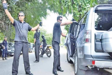 இறந்த அரசியல்வாதிகளின் மனைவிமாரின் பாதுகாப்புக்கு அமைச்சரவை பாதுகாப்பு பிரிவு