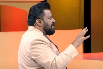 தொகுப்பாளர் கோபிநாத்தின் அதிரடி கேள்வி! கண்ணீர் விட்டு அரங்கத்தை சோகத்தில் ஆழ்த்திய இளைஞர்