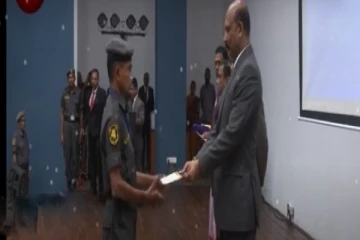 விருது வழங்கும் நிகழ்வில் பாதுகாப்பு செயலாளர் பங்கேற்பு!