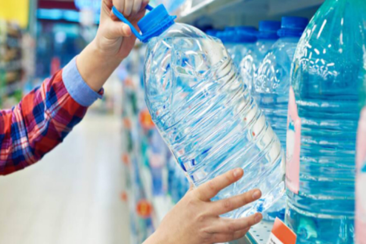 ஈரான் போர் எதிரொலி : தண்ணீர் போத்தல் விலையும் உயர்ந்தது | Plastic Packaging Costs Surge Due To Iran War