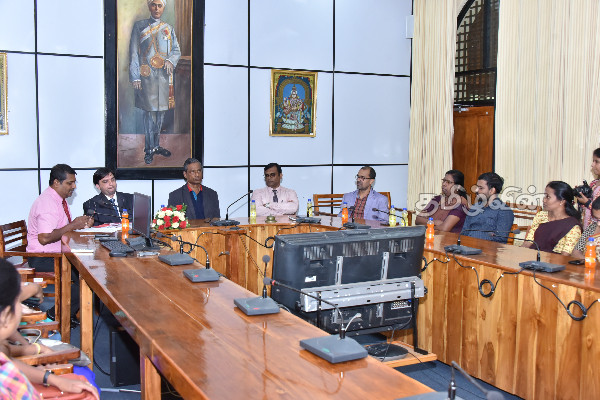 ஊடக மற்றும் தகவல் விளங்கறிவை மேம்படுத்தும் புரிந்துணர்வு ஒப்பந்தத்தில் யாழ்.பல்கலைக்கழகம் கைச்சாத்து (Photos) | Media Information Studies