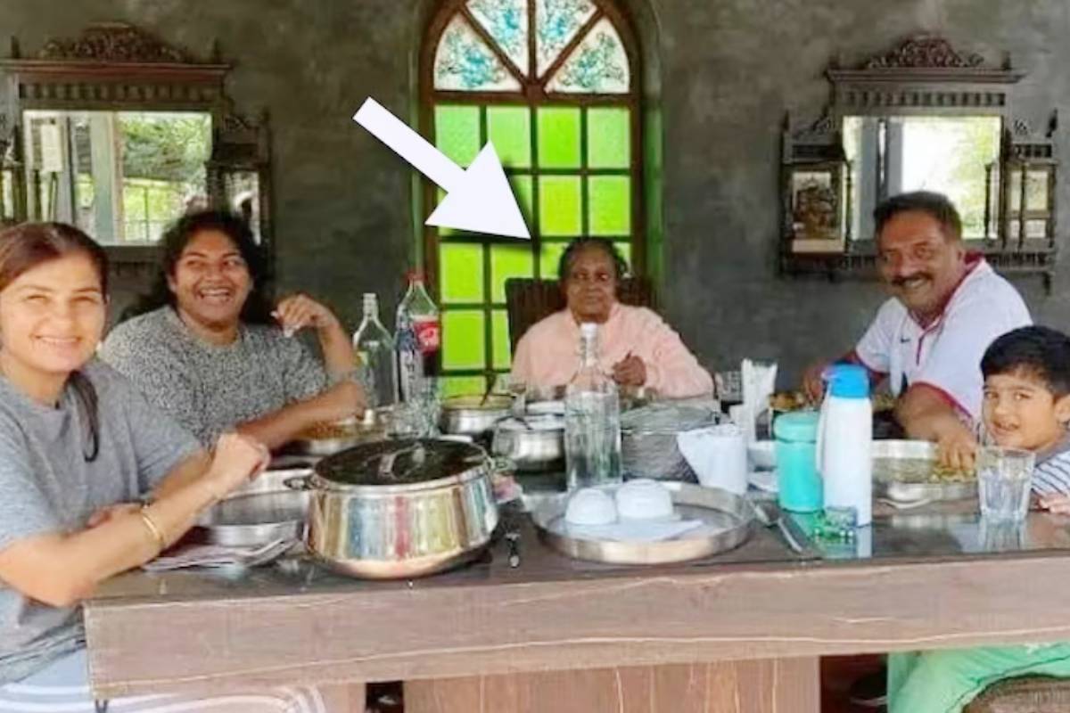 பிறந்தநாள் முடிந்த மூன்றே நாளில் அம்மா மரணம்!! பிரகாஷ் ராஜின் எமோஷனல் பதிவு.. | Prakash Raj Emotional Thanks Mother Death