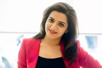 அந்தரத்தில் பறந்த DD....வைரலான காணொளி