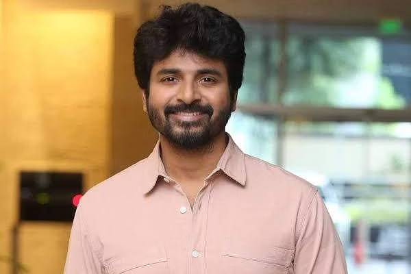 நண்பர்களுடன் கிரிக்கெட் விளையாடிய சிவகார்த்திகேயன்- வீடியோவுடன் இதோ