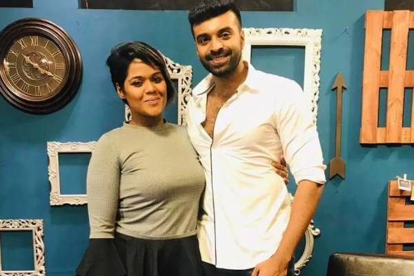 பாடகியும், பிக்பாஸ் பிரபலமுமான NSK ரம்யாவின் மகனா இவர், நன்றாக வளர்ந்துவிட்டாரே?- லேட்டஸ்ட் க்ளிக்