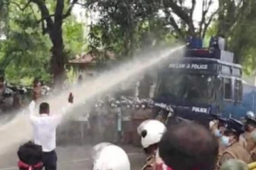 பிரதமர் ரணில்   இல்லத்துக்கு முன்பாக பதற்ற நிலை!
