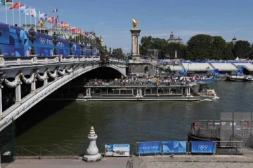 பாரீஸ் ஒலிம்பிக் 2024: நதி நீர் சுத்தமில்லாததால் ஒத்திவைக்கப்பட்ட நிகழ்ச்சி