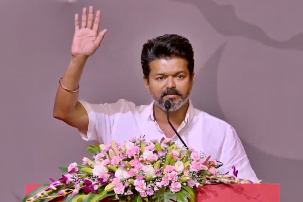 அதிக வருமான வரி செலுத்திய இந்திய திரையுலக பிரபலங்கள்.. லிஸ்டில் இடம்பிடித்த ஒரே ஒரு தமிழ் நடிகர்! யார் தெரியுமா? | Highest Tax Paying Indian Celebrities