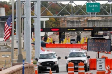 கனடா - அமெரிக்கா இடையிலான முக்கிய எல்லையை முடக்கிய லொறி சாரதிகள்