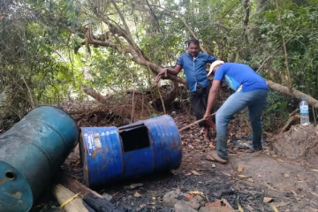 රක්ෂිතයෙන් නිෂ්පාදනාගාර පහක් ...