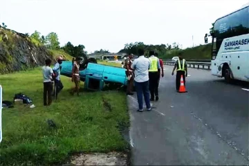 தெற்கு அதிவேக நெடுஞ்சாலையில் விபத்து: 3 பேர் காயம்